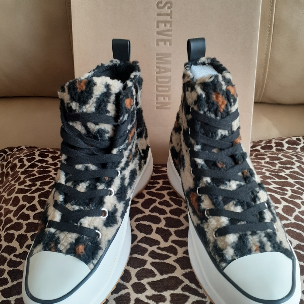 Steve Madden Sneakers